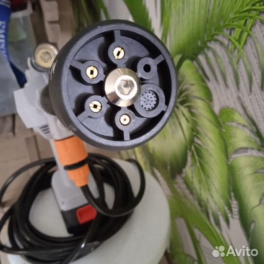 Автомобильная мойка аккумуляторная