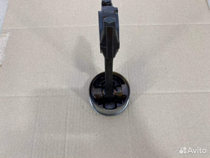 Поршень с шатуном Opel Vectra A 1988-1995