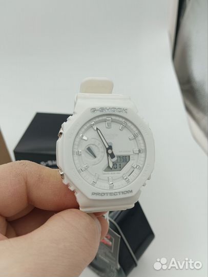 Часы Casio G-Shock GA-2100: белоснежный дизайн