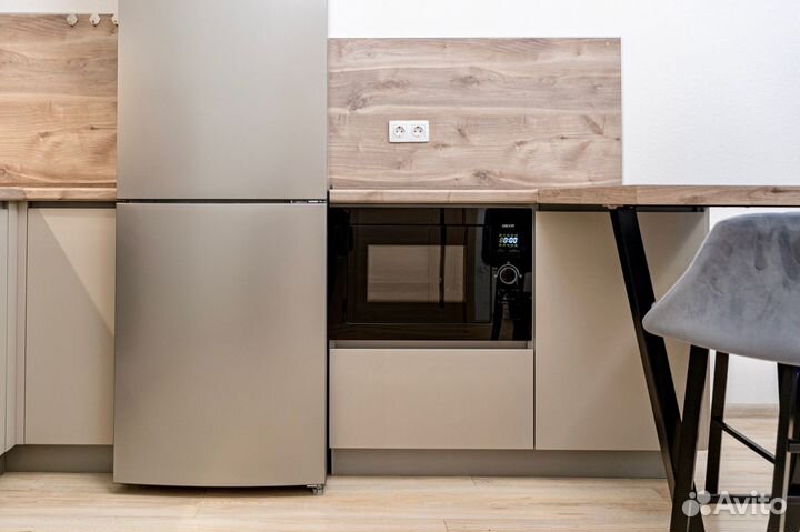 Кухня до потолка угловая