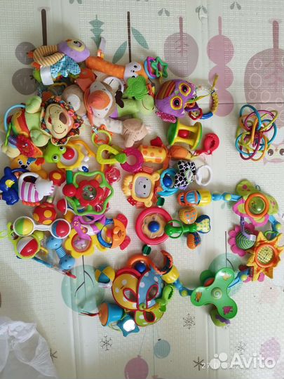 Игрушки для малышей пакетом