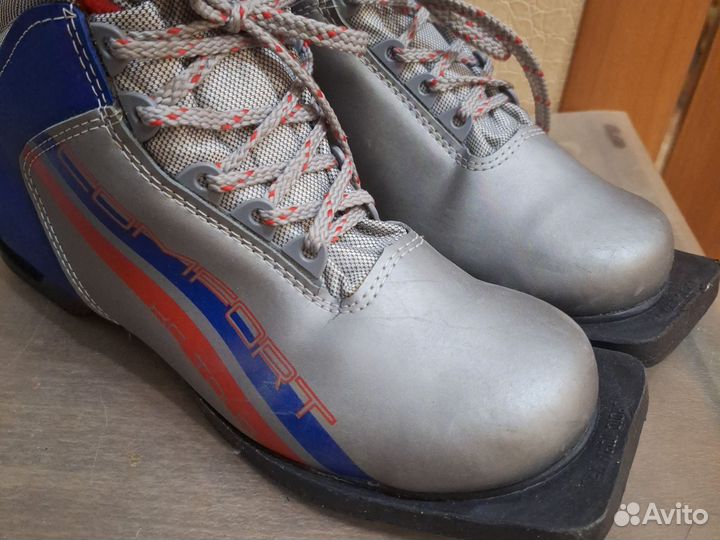 Лыжные ботинки