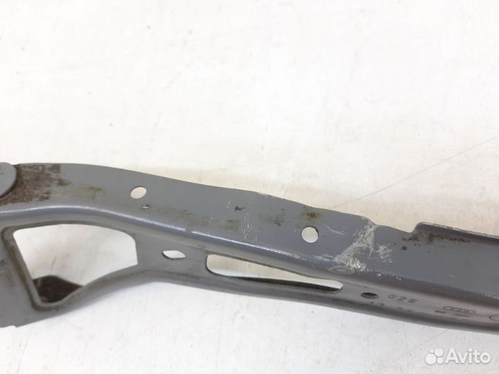 Кронштейн крыла передний левый Audi A4 B9