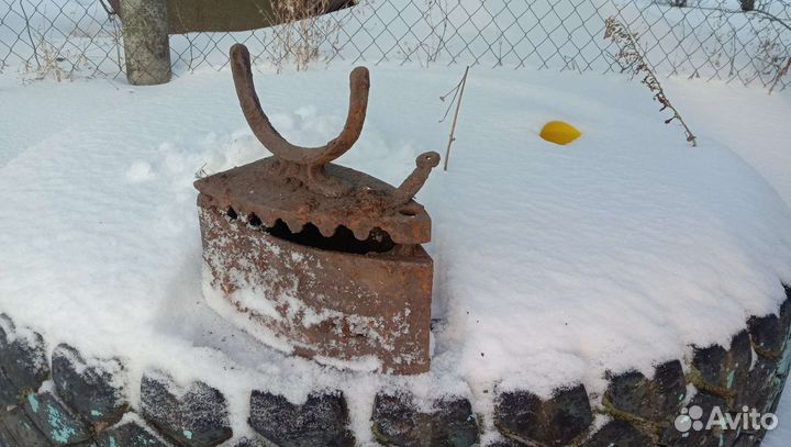 Утюг старинный