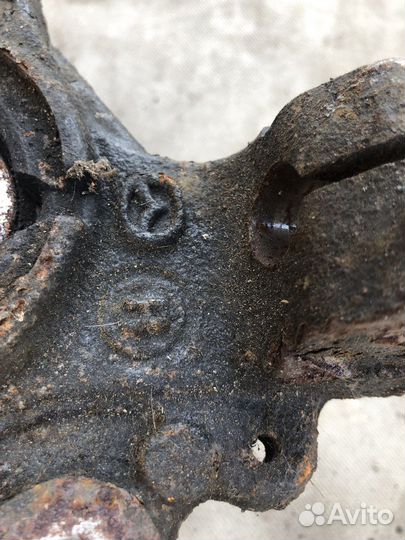 Правый поворотный кулак Mazda 3