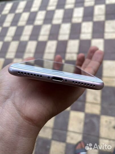 Телефон iPhone 7 plus