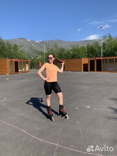 Инструктор по роликам