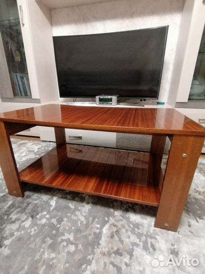 Журнальный столик