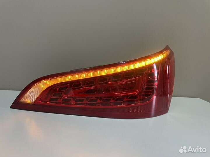 Фонарь в крышку правый Ауди Ку5 Q5 8R