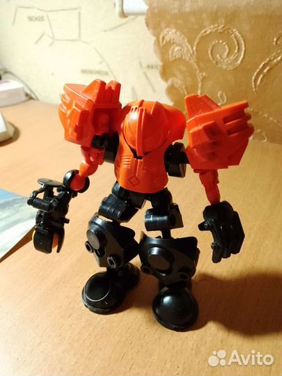 Робот(игрушка)
