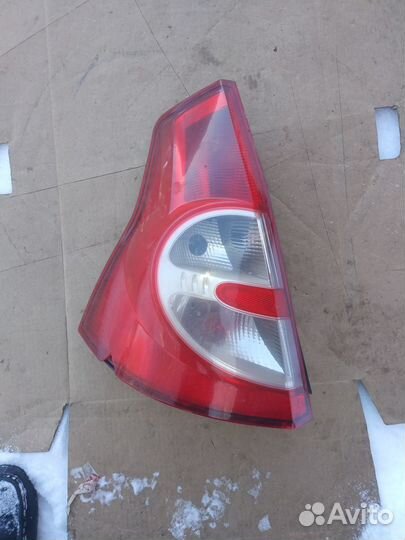 Фонарь левый Renault Sandero