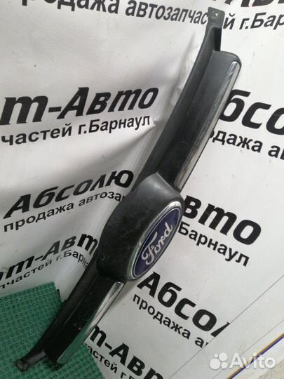 Решетка радиатора Ford Focus 3