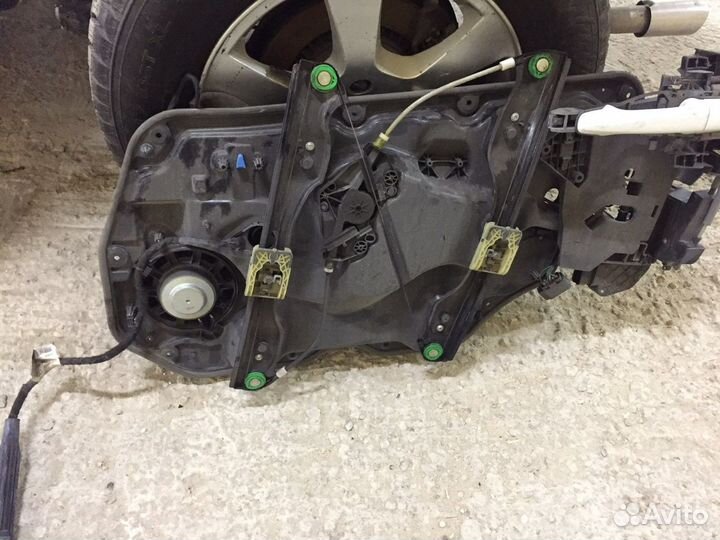 Стеклоподъемник наиVolvo Xc 60