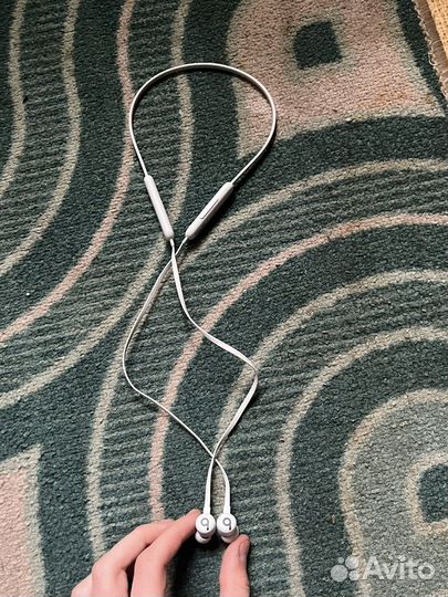 Беспроводные наушники beats