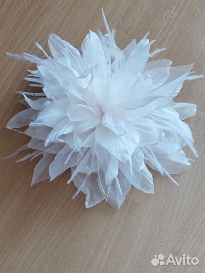 Брошь цветок ручной работы