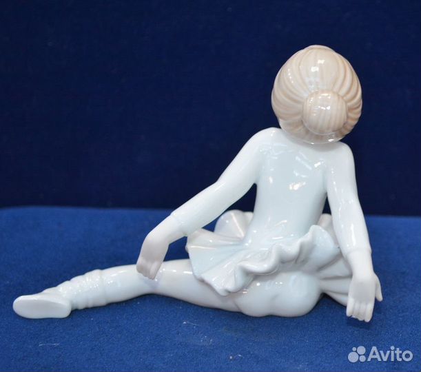 Фарфоровая статуэтка- юная балерина (39)