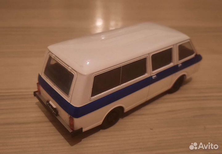 Автолегенды СССР раф-22038