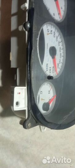 Щиток приборов Dodge Stratus