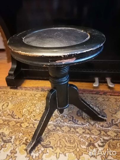 Стульчик для пианино