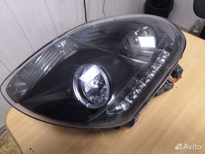 Фара infiniti g35 / Nissan skyline v35 2002