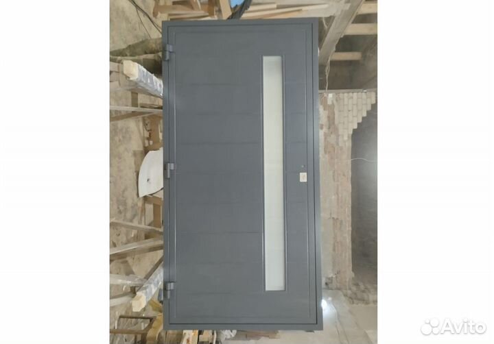 Входная дверь из массива дерева с коробом.С-М6