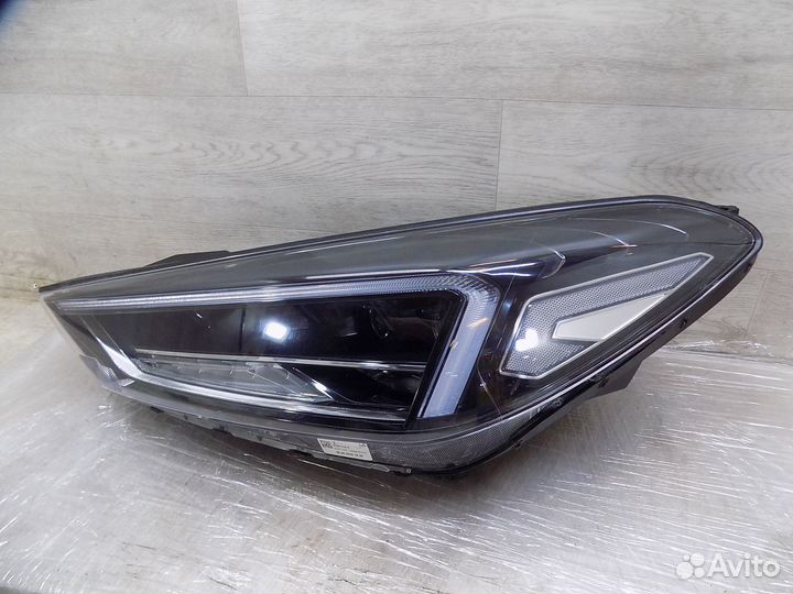 Фара левая Hyundai Tucson