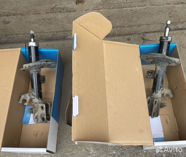 Амортизатор nissan note