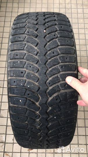 Bridgestone Blizzak Spike-01 225/45 R17
