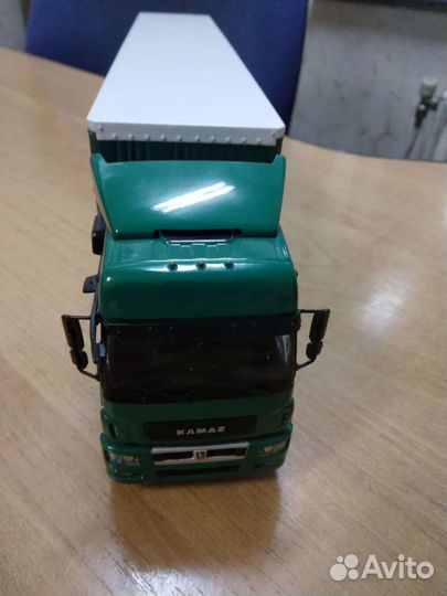 Масштабная модель камаз итеко