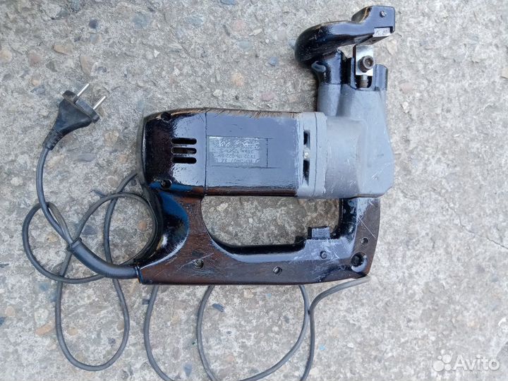 Электроножницы по металлу