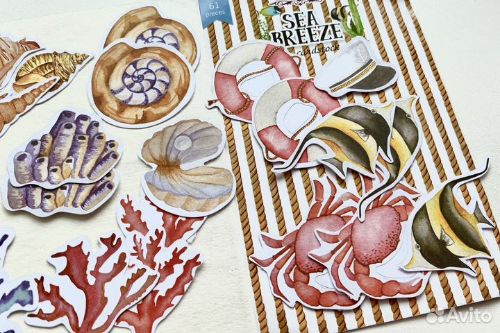 Высечки 3 вида; Наклейки 4 вида; Бумага США