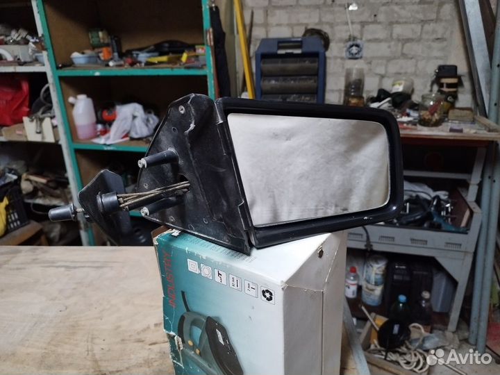 Правое зеркало Audi 44 в комплекте