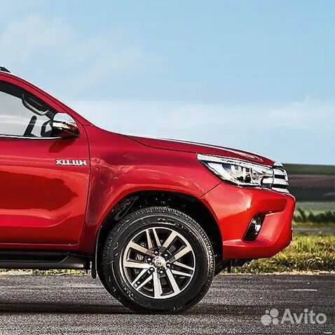 Крыло переднее правое в цвет Toyota Hilux (2015)