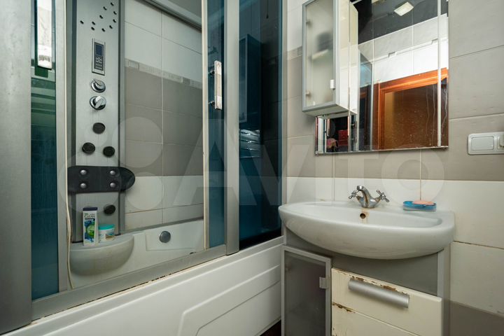 4-к. квартира, 144 м², 1/5 эт.