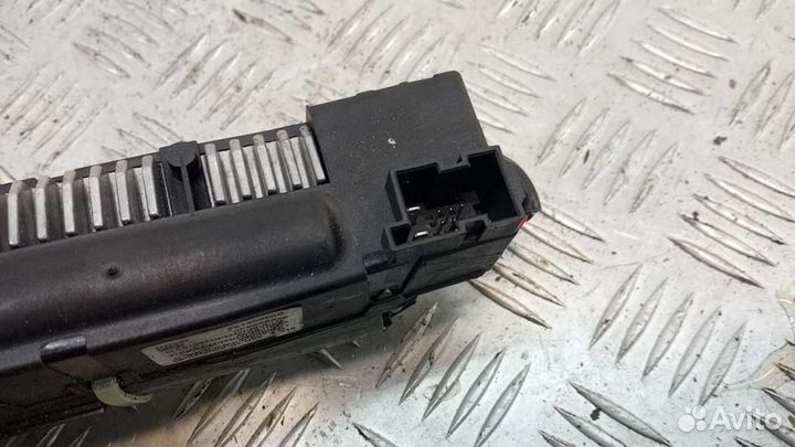 Механизм подъема двери багажника Audi Q7 2005