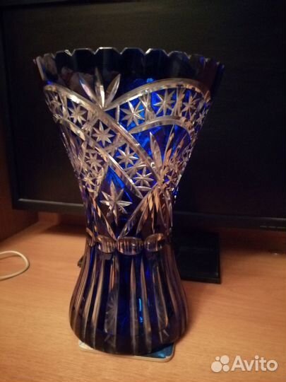 Большая хрустальная ваза