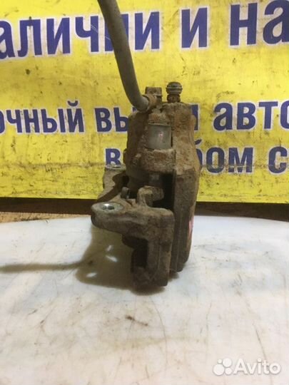 Суппорт тормозной передний правый Toyota Yaris