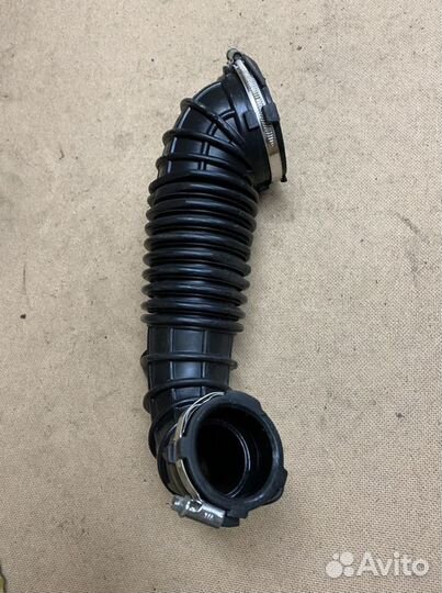 Шланг забора воздуха двигателя 2.0 TDI Audi A4 B8