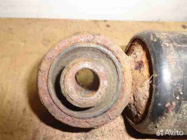 Амортизатор задний R Saturn Vue 2