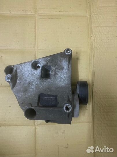 Кронштейн компрессора кондиционера BMW M54