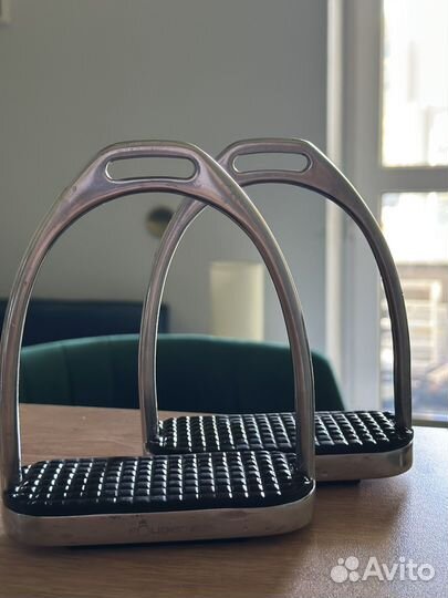 Стремена железные