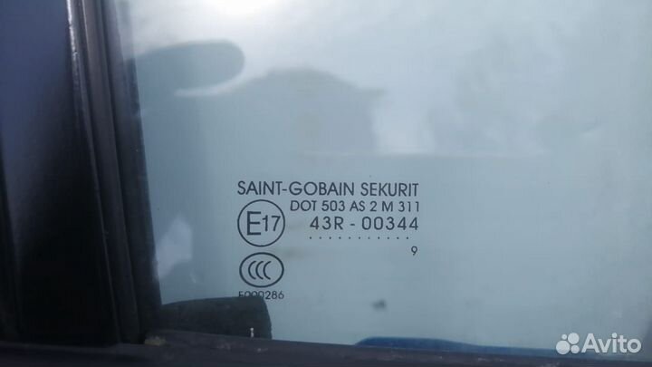 Стекло заднее правое Mazda 3 BL