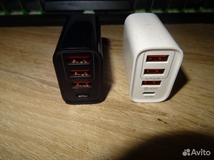 Блок питания для телефона смартфона 3 USB и Type-C