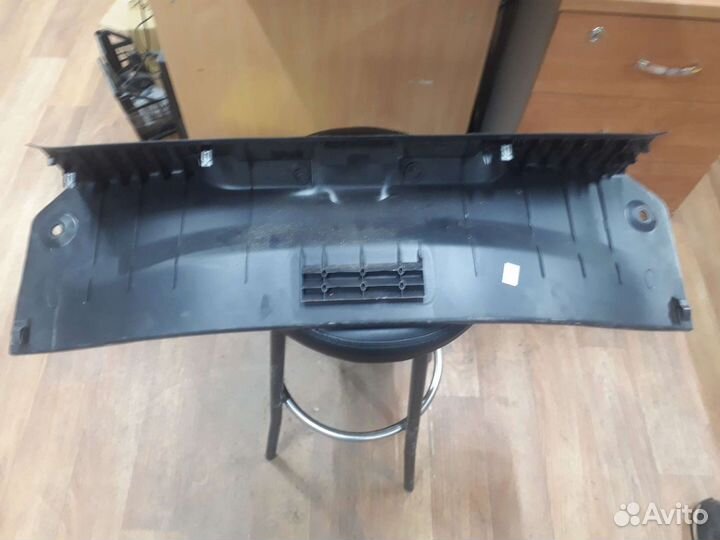 Накладка замка багажника Форд Фокус