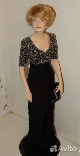 Фарфоровая кукла Франклин Минт Диана