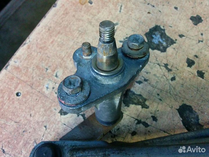 Киа Спортейдж 1 Трапеция передних дворников