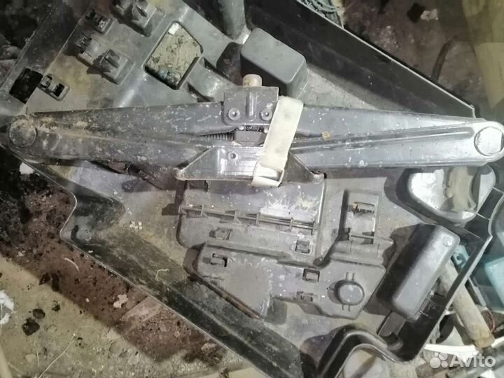 Peugeot boxer домкрат в боксе