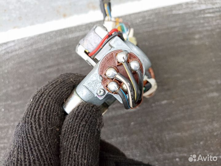 Замок зажигания Subaru forester SG5