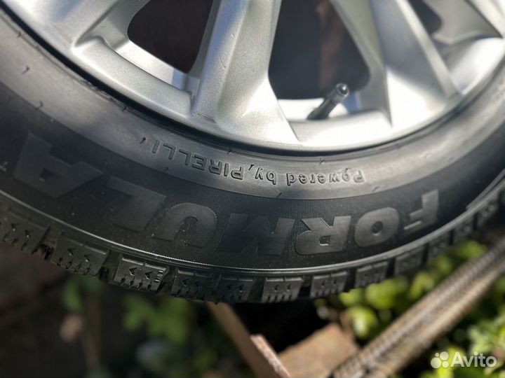 Pirelli Formula Ice 215/60 R17 100M