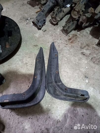 Skoda superb 2 бызговики задние